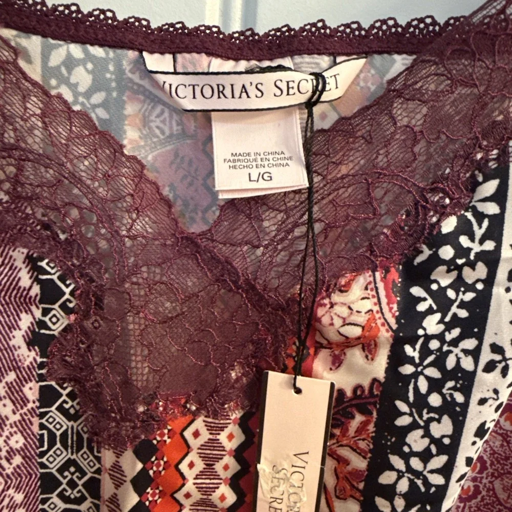 Victoria's Secret Satin Chemise EUC Size Large NWT